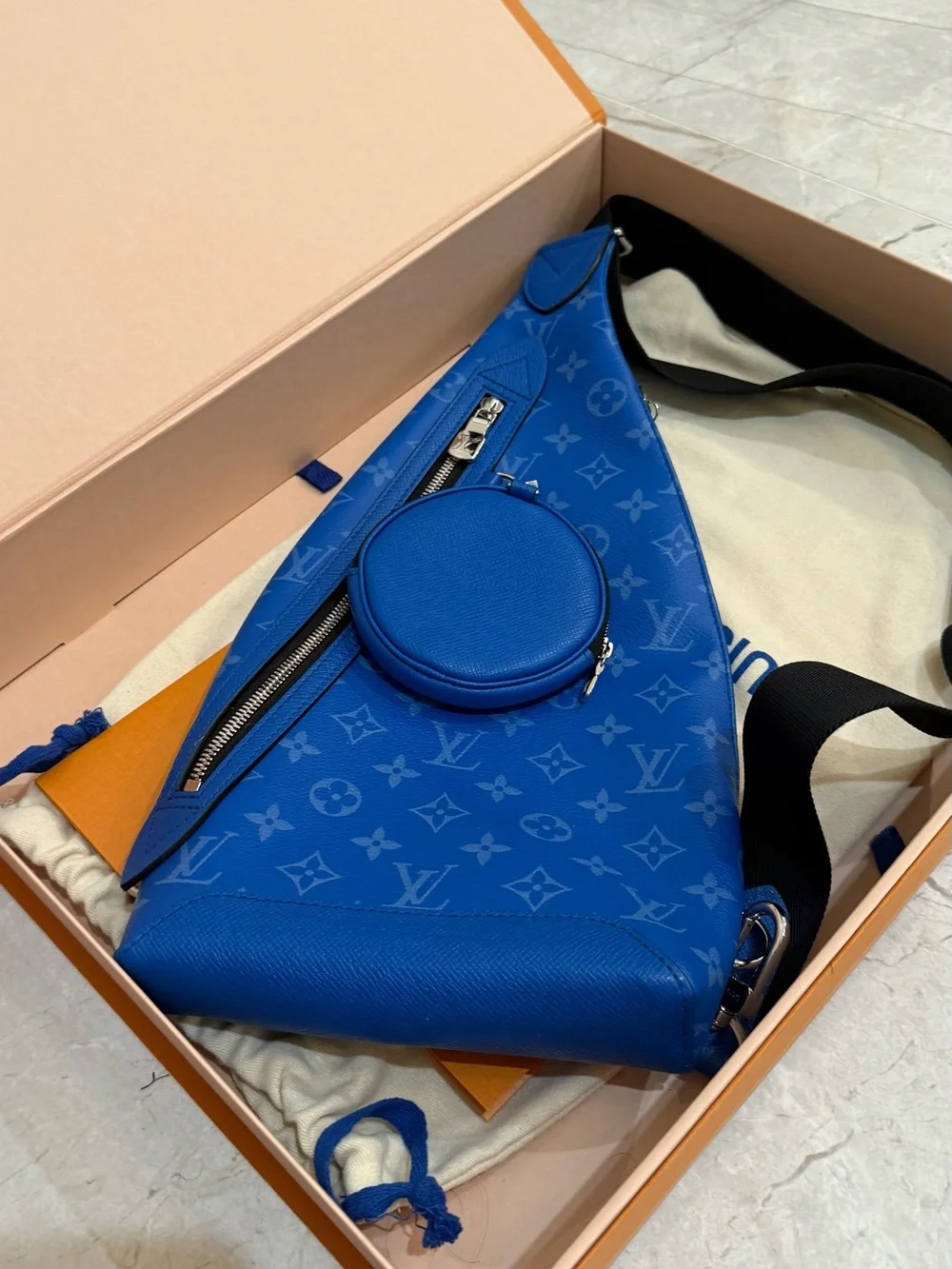 Louis Vuitton Monogram Blue Crossbody Sling bag with Round Pouch due M31075 new